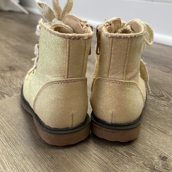 Cat and Jack Sparkle boots size 5 - Picture 4 of 6